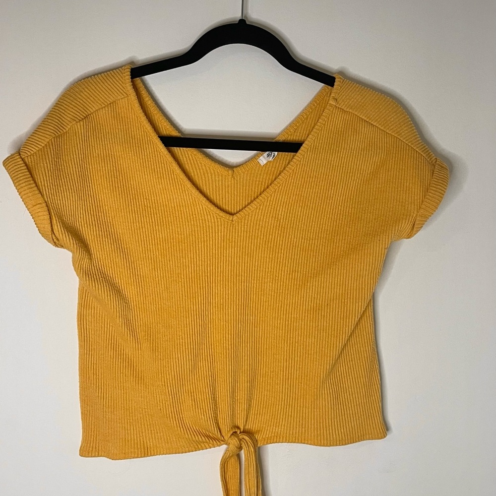 Yellow T-Shirt 💛 XS